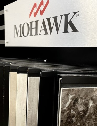 Midway-Carpet-Moahawk-Laminate-Display