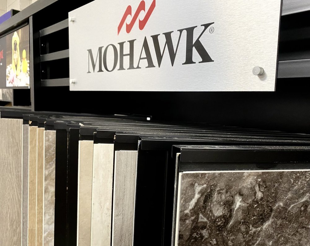 Midway-Carpet-Moahawk-Laminate-Display