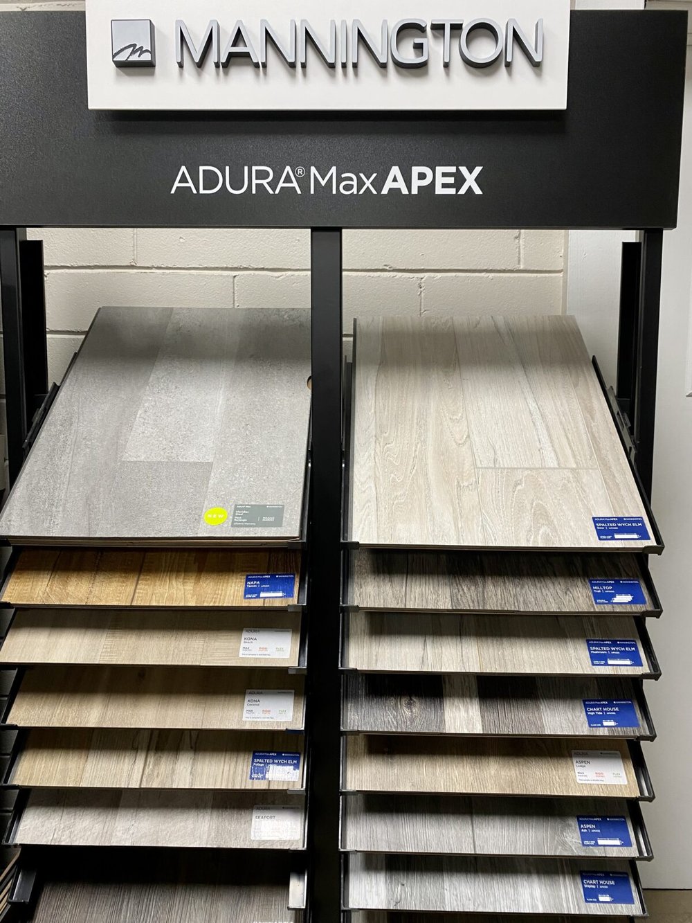 Midway-Carpet-Mannington-Adura-Display