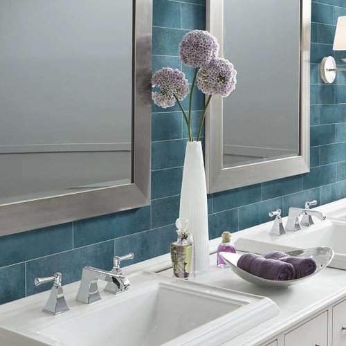 bathroom with tile backsplash